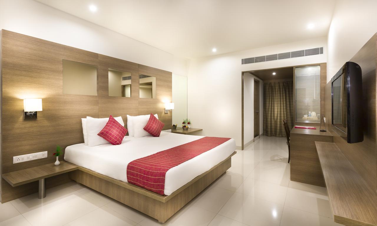 Regency Tiruttani By Grt Hotels Exterior foto