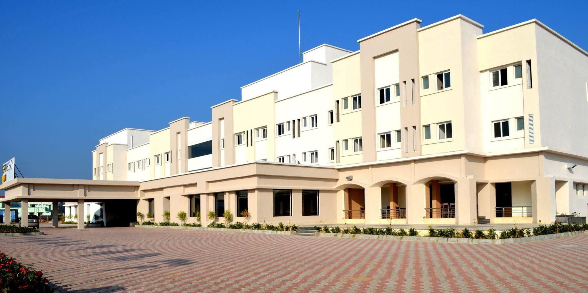 Regency Tiruttani By Grt Hotels Exterior foto